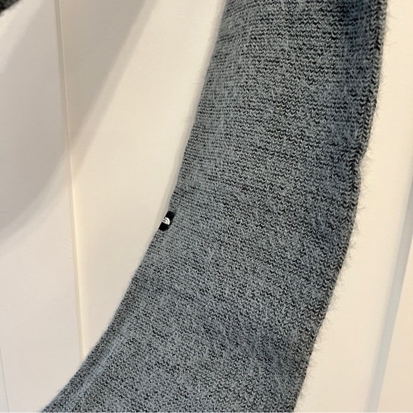 The North Face Scarf - Picture 2 of 6